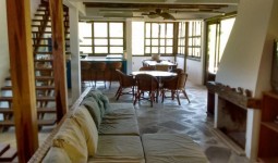 Linda casa alto padrão com piscina  para 22 pessoas na Praia do Rosa