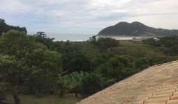 Casa p/ 6 pessoas na Praia da Silveira com vista para o mar